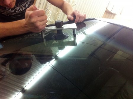 Ремонт трещины на лобовом стекле Ремонт трещины на лобовом стекле